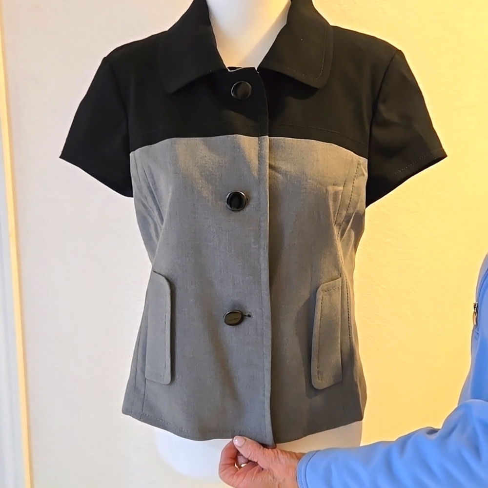 Loft Taylored Short Sleeved Jacket Size S NWOT